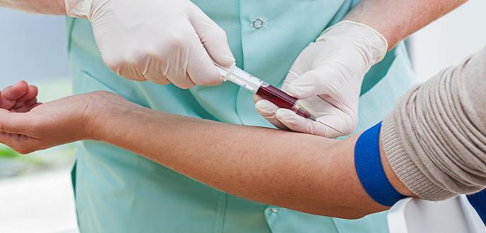 Un análisis de sangre podría detectar el riesgo de alzhéimer