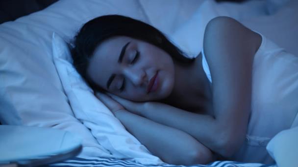 6 mitos sobre cómo dormir mejor que en realidad pueden dañar tu salud 6 mitos sobre cómo dormir mejor que en realidad pueden dañar tu salud