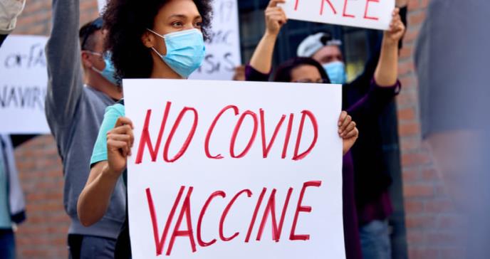 Similitudes alarmantes entre los antivacunas y los antimascarillas