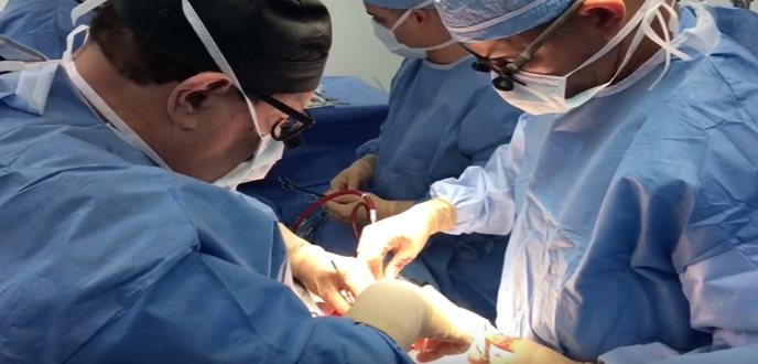 Operación en VIVO en un paciente con enfermedad coronaria severa