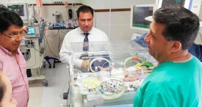 Exitosa cirugía a bebé con el corazón expuesto, caso considerado de alto riesgo