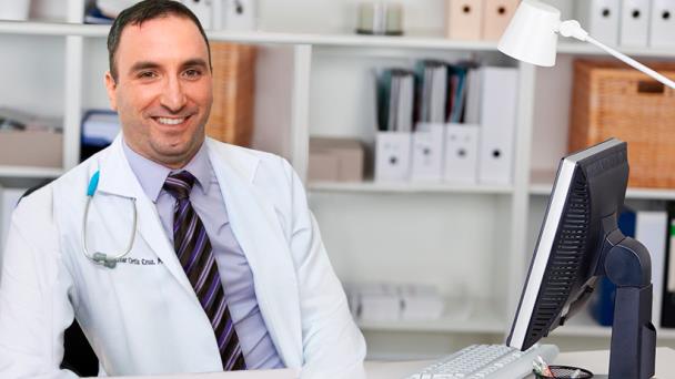 Dr. Eddiemar Ortiz Cruz, el hematólogo oncólogo puertorriqueño que renació Dr. Eddiemar Ortiz Cruz, el hematólogo oncólogo puertorriqueño que renació