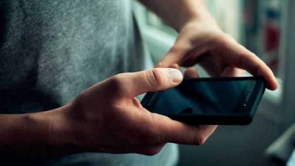 Estudio no encuentra vínculo causal cuantificable entre la exposición al celular y el cáncer