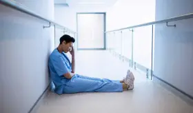 Estudio revela estadísticas alarmantes sobre el agotamiento de la enfermera