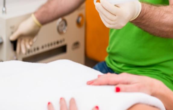 Lavados de colon y otras peligrosas pseudoterapias que se han puesto de moda