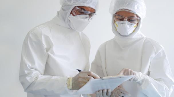 Médicos en España solicitan al gobierno que la profesión se declare de riesgo