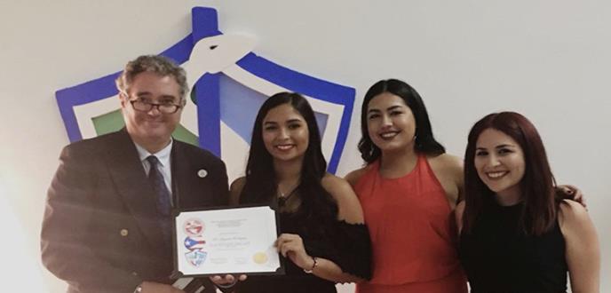 Reconocen al Rector de Ciencias Médicas por labor voluntaria y humanitaria realizada tras el paso de María