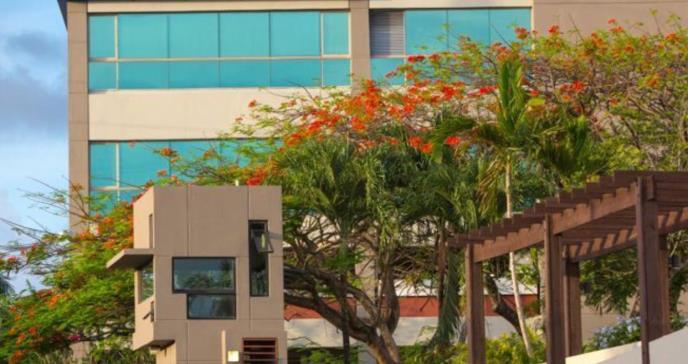 Nova Southeastern University de Puerto Rico suspende clases ante posible paso de huracán Irma