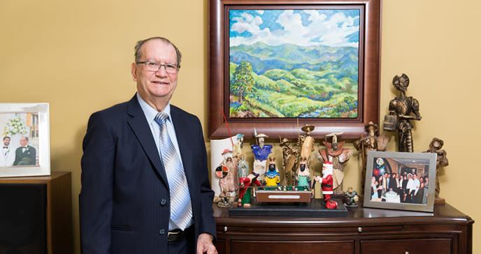 Dr. Vázquez Quintana: el cirujano puertorriqueño con 750 cirugías de paratiroides