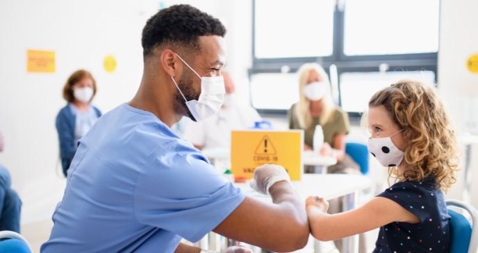 Se inicia pruebas para vacunas contra COVID-19 en niños