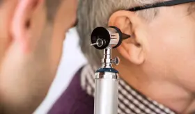 Zumbido en el sistema auditivo, otra secuela del COVID-19