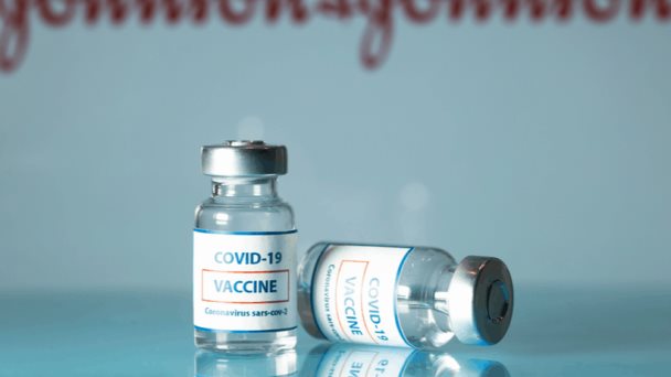 CDC recomienda reanudar vacuna de Johnson & Johnson con aviso sobre el riesgo mínimo de coágulos