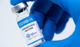 La variante delta no puede contra dos dosis de Pfizer o AstraZeneca