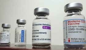 Vacunas continúan siendo la primera defensa, incluso contra la variante Ómicron, asegura estudio
