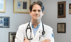 Dr. Galib-Frangie: su pasión lo llevó a presidir la organización médica más antigua del país