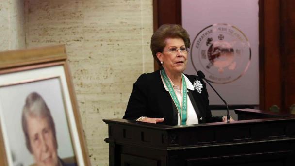 Reconocen a la Dra. Antonia Coello con Premio a la Excelencia del Servicio al Prójimo Reconocen a la Dra. Antonia Coello con Premio a la Excelencia del Servicio al Prójimo