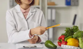 Nutrición baja en carbohidratos ayudaría a revertir la diabetes tipo 2 incluso sin restricción calórica