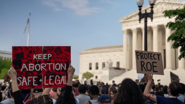 Corte Suprema de EE.UU elimina el derecho constitucional al aborto en todo el país