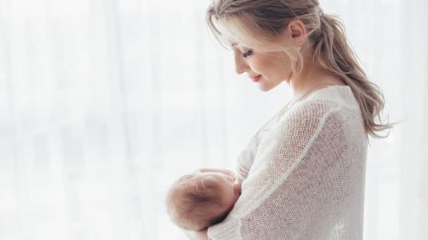 Baja producción de leche en madres ¿a qué se debe?