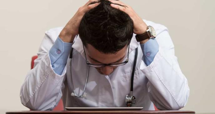 Los médicos también se suicidan y necesitan atención