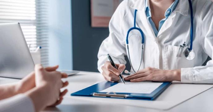 Estudios revelan que las consultas médicas de profesionales jóvenes tardan entre 13 a 16 minutos