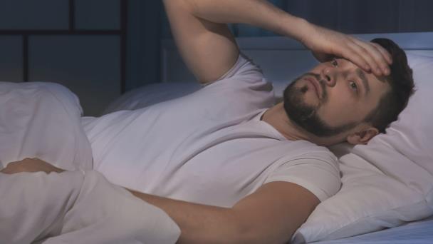 Adultos con insomnio tendrían mayor riesgo de infarto y derrame cerebral