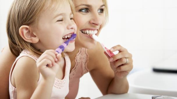 Trucos para enseñar a los niños a lavarse los dientes Trucos para enseñar a los niños a lavarse los dientes