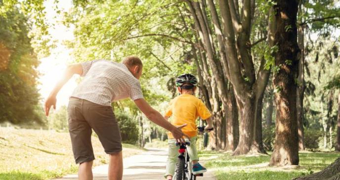 Beneficios de enseñar a tu niño a montar en bici