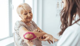 Así puede tomar un papel activo en su tratamiento para la artritis reumatoide