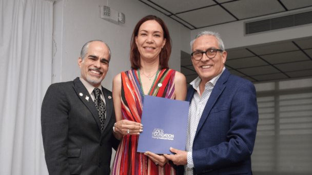 Universidad Central del Caribe reconoce excelencia académica y vocación de servicio al paciente