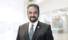 La adicción es una condición crónica, y aumentarle al dolor al paciente, lo lleva a consumir más licor