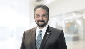 La adicci&oacute;n es una condici&oacute;n cr&oacute;nica, y aumentarle al dolor al paciente, lo lleva a consumir m&aacute;s licor