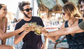 El peligro oculto detrás de las celebraciones excesivas: síndrome del corazón festivo