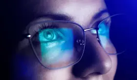 Gafas con filtro de luz azul: &iquest;realmente funcionan para aliviar la fatiga ocular?