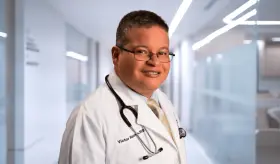 "M&eacute;dicos deben seguir pagando cuota, no es momento de celebraci&oacute;n": Dr. V&iacute;ctor Ramos ante descolegiaci&oacute;n