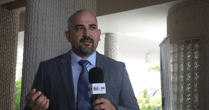 “Estamos rompiendo el paradigma de que el cáncer se trata con quimioterapia”, destaca el Dr. Chacón