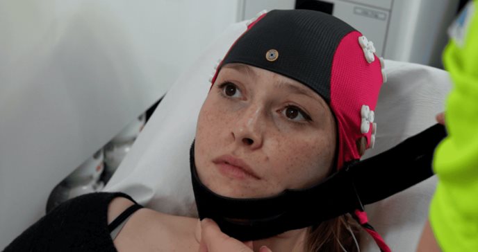 Gorro inteligente detecta accidentes cerebrovasculares en la ambulancia y antes de llegar al hospital 