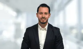 Salud mental en festividades: Quizás pensamos que un regalo va a sustituir una conversación genuina"