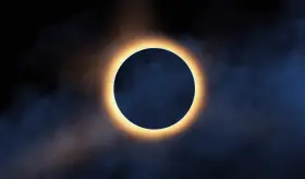 Eclipse total de sol, anillo de fuego y cometas: Los 9 eventos espectaculares del cielo nocturno del 2024