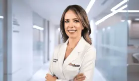 ¿Cuál es el procedimiento de atención y acción contra el cáncer de seno una vez hay sospechas?