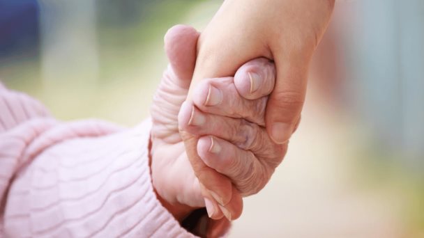 Ciencias Médicas se une a cuidadores y pacientes con alzhéimer para abordar avances y nuevas prácticas Ciencias Médicas se une a cuidadores y pacientes con alzhéimer para abordar avances y nuevas prácticas