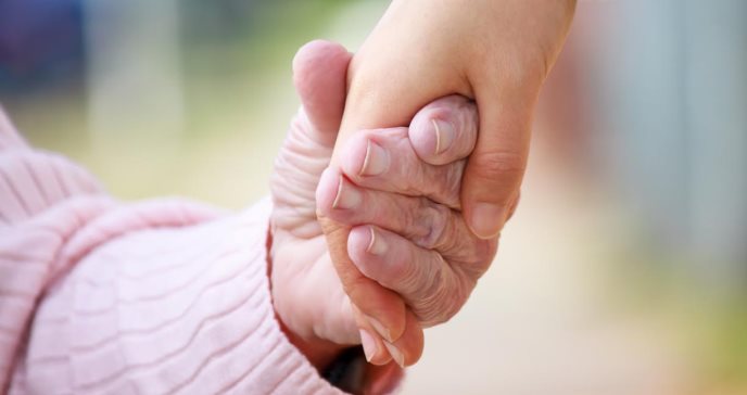 Ciencias Médicas se une a cuidadores y pacientes con alzhéimer para abordar avances y nuevas prácticas