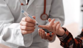 ¿Por qué la metformina no es tan efectiva para el manejo de la diabetes tipo 2 en adolescentes?