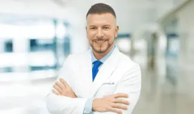 Dolor en articulaciones, tendones y placas inflamatorias en la piel: artritis psoriásica