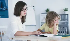 El mutismo selectivo es más común en niños menores de 5 años: Sus causas se desconocen