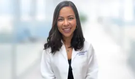 Se diagnostica únicamente mirando": Experta frente al tratamiento de la psoriasis