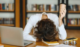 Estudio señala la somnolencia diurna como un posible síntoma de demencia