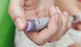 Procedimiento endoscópico combinado con semaglutida, puede eliminar la necesidad de insulina por 24 meses