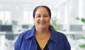 Association of Women in Rheumatology promueve acceso a tratamientos reumatológicos para personas de color