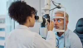 Daños hepáticos podrían ser detectados mediante exámenes oculares en pacientes con diabetes tipo 2